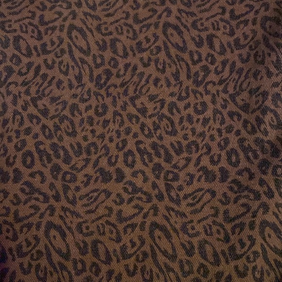 Woman’s jeans cheetah print size 18w - Picture 3 of 4